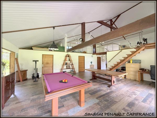 A VENDRE A SINNAMARY UNE MAGNIFIQUE MAISON T4 DE 193 m² SUPERFICIE TERRAIN 6 HECTARES - AU PRIX DE 475 000 €.