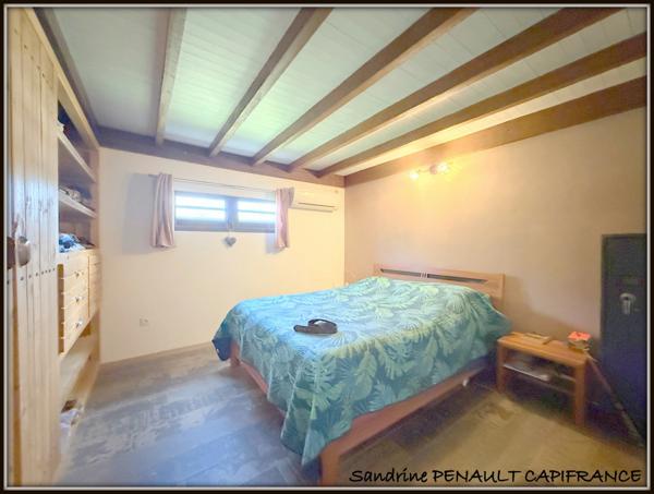 A VENDRE A SINNAMARY UNE MAGNIFIQUE MAISON T4 DE 193 m² SUPERFICIE TERRAIN 6 HECTARES - AU PRIX DE 475 000 €.