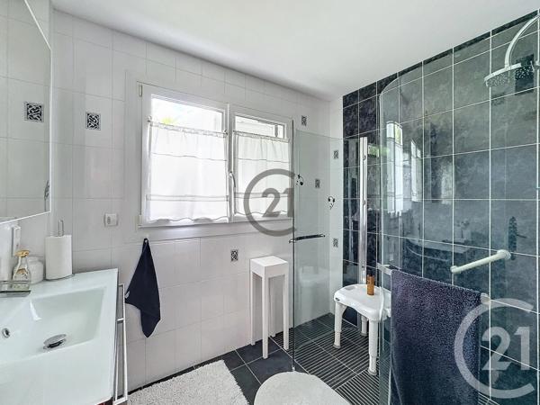 Maison à vendre  8 pièces - 245 m 2   ST LYPHARD  - 44