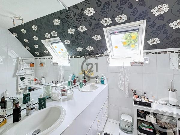 Maison à vendre  8 pièces - 245 m 2   ST LYPHARD  - 44