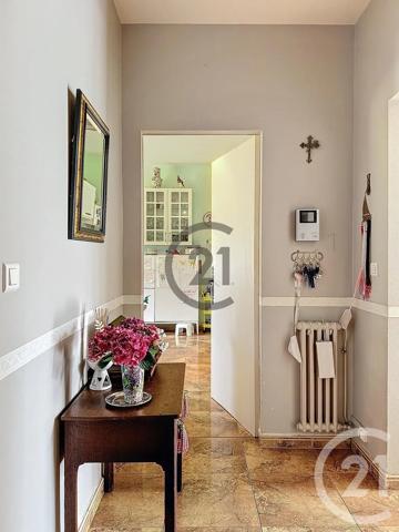 Maison à vendre  8 pièces - 245 m 2   ST LYPHARD  - 44