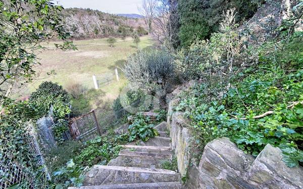 Maison à vendre    5 pièces •  Thuir