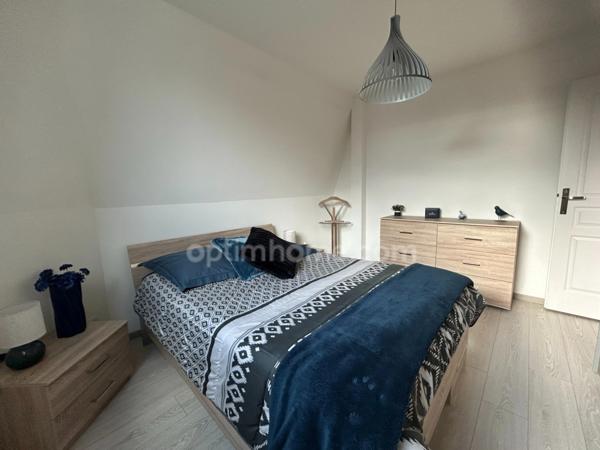 HABSHEIM, Quartier résidentiel, superbe appartement 4pièces 80.56m² (76.74m² carrez), 3chambres, terrasse, garage. Etat impeccable, aucun travaux. Top emplacement.