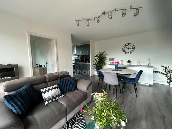 HABSHEIM, Quartier résidentiel, superbe appartement 4pièces 80.56m² (76.74m² carrez), 3chambres, terrasse, garage. Etat impeccable, aucun travaux. Top emplacement.