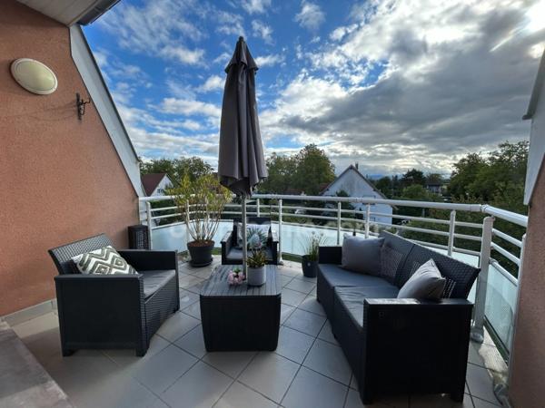HABSHEIM, Quartier résidentiel, superbe appartement 4pièces 80.56m² (76.74m² carrez), 3chambres, terrasse, garage. Etat impeccable, aucun travaux. Top emplacement.