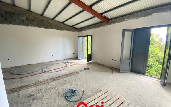 Maison à vendre    4 pièces •  Saint-Denis