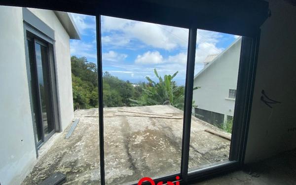 Maison à vendre    4 pièces •  Saint-Denis