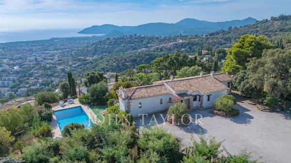 Villa familiale avec piscine et vue mer panoramique