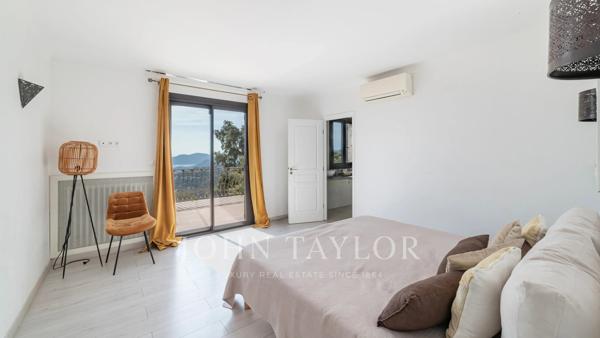 Villa familiale avec piscine et vue mer panoramique