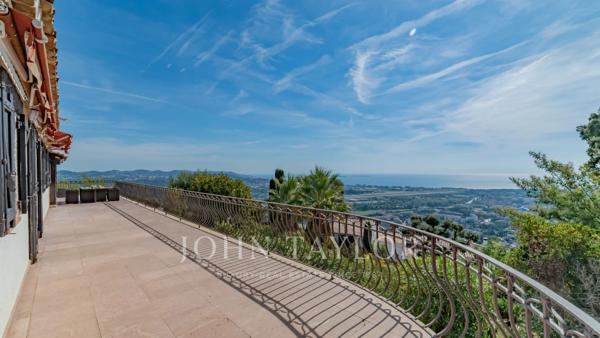 Villa familiale avec piscine et vue mer panoramique