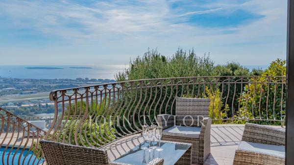 Villa familiale avec piscine et vue mer panoramique