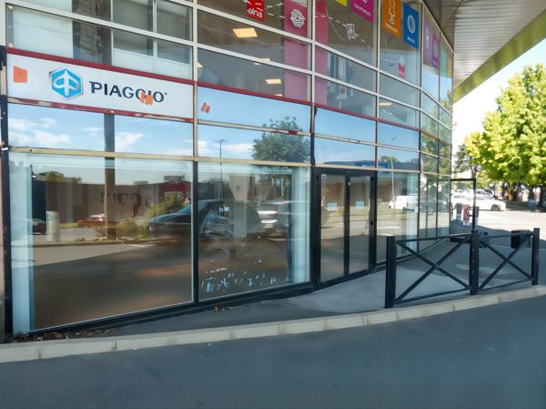 Osny (95520) Location Local commercial d’angle à très forte visibilité – 312 m² au cœur du Retail Park de l’Oseraie (Osny)