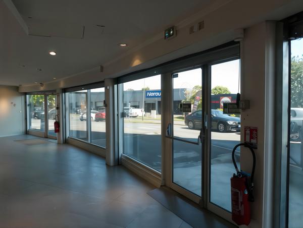 Osny (95520) Location Local commercial d’angle à très forte visibilité – 312 m² au cœur du Retail Park de l’Oseraie (Osny)