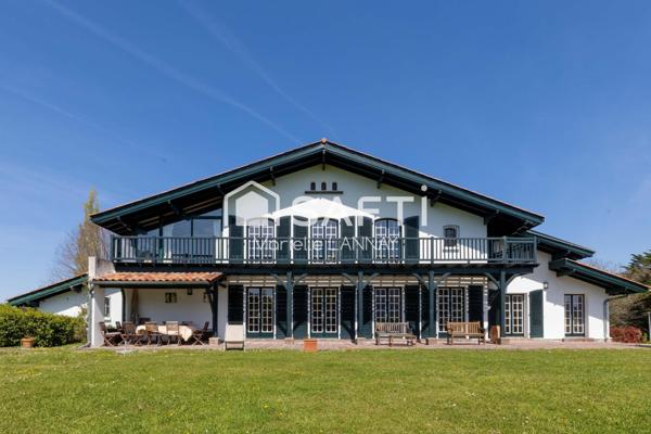 Magnifique demeure familiale face à la Rhune