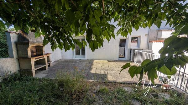MAISON 4 CHAMBRES, JARDIN, GARAGE À SAINT JEAN D'ANGÉLY