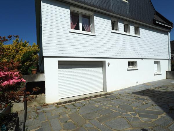 Une grande maison sur sous-sol complet au calme d’une impasse