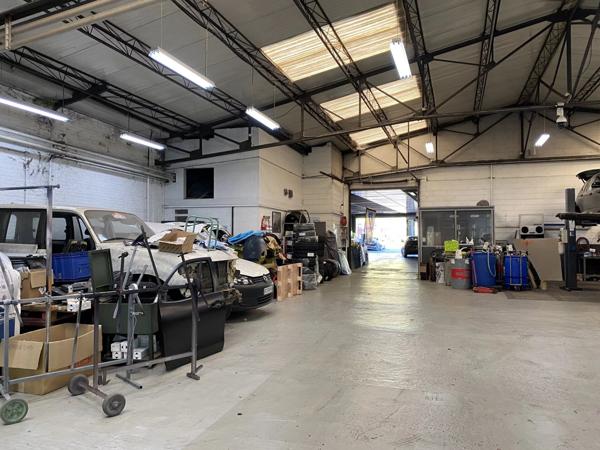 Vente Local commercial 2490 m2 à Maubeuge