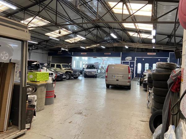 Vente Local commercial 2490 m2 à Maubeuge