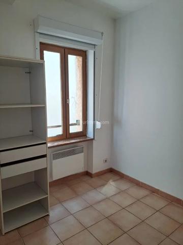 Location                                                      Appartement
                        
                     2 pièces                      25 m2                     à Salernes