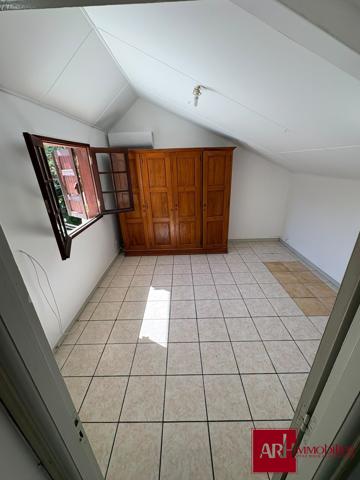 A LOUER VILLA F5 BOIS D'OLIVE AVEC GRAND JARDIN