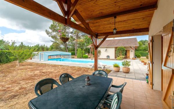 Maison à vendre    5 pièces •  Lüe