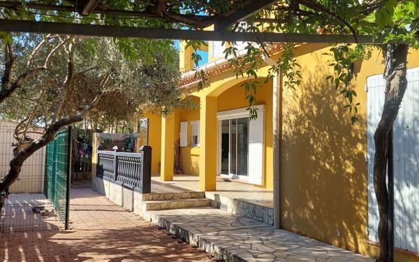 Maison à vendre    6 pièces •  Gallargues-le-Montueux