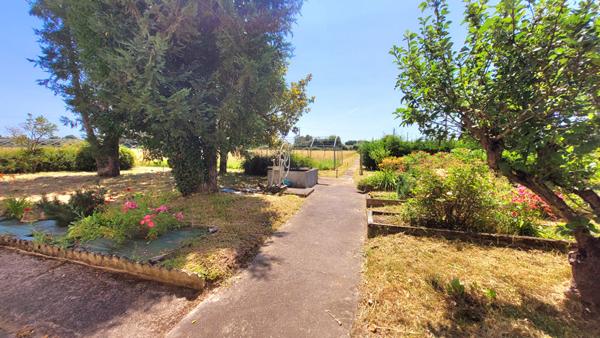 Maison isolée : terrain et dépendances