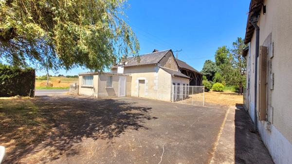 Maison isolée : terrain et dépendances