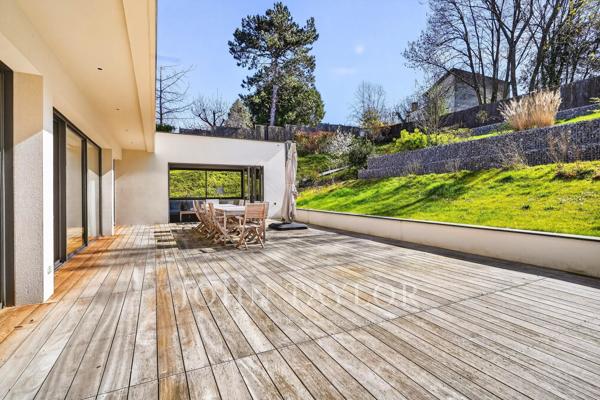 EST PARISIEN - VILLA D'ARCHITECTE NEUVE