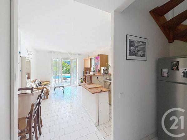 Maison à vendre  6 pièces - 122,52 m 2   CAVALAIRE SUR MER  - 83
