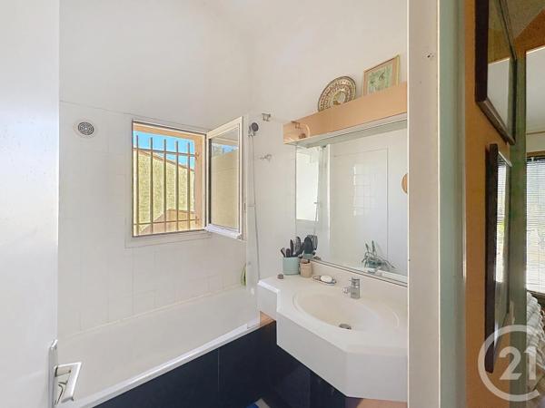 Maison à vendre  6 pièces - 122,52 m 2   CAVALAIRE SUR MER  - 83