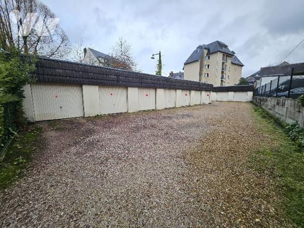 VENTE GARAGES PAR ADJUDICATION VOLONTAIRE / LOT 2