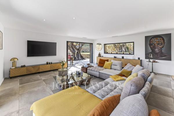 Sanary-sur-Mer – Villa avec piscine et appartement T3 indépendant