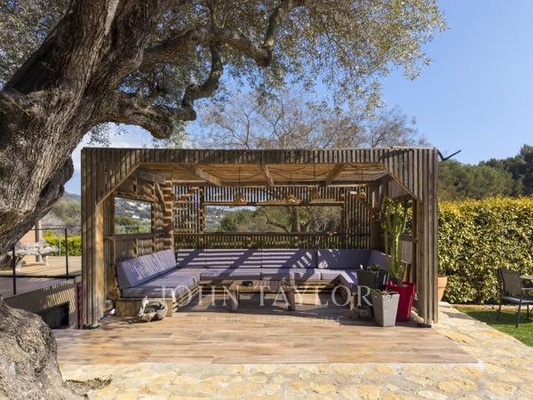 Sanary-sur-Mer – Villa avec piscine et appartement T3 indépendant