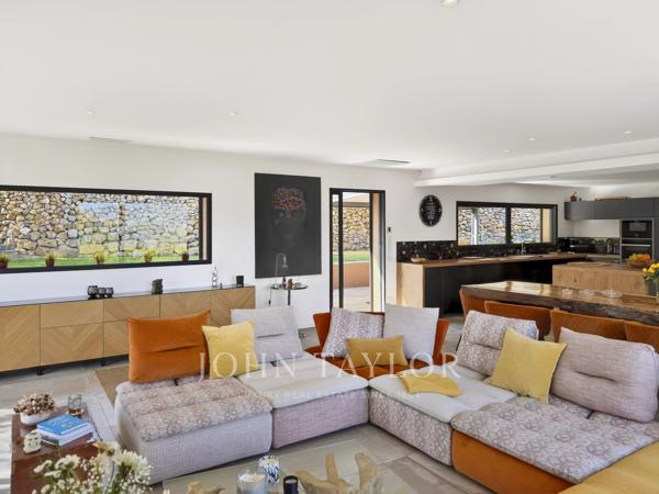 Sanary-sur-Mer – Villa avec piscine et appartement T3 indépendant