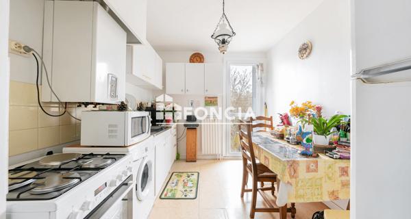 À vendre Appartement 4 pièces 72.11 m² - Salon-de-provence 13300