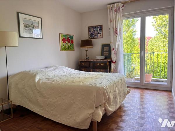 Appartement avec balcons 