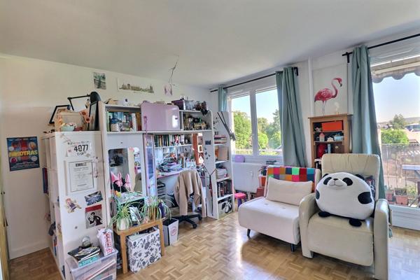Appartement 4 pièces de 89 m² avec Ascenseur et proche du centre et de la gare