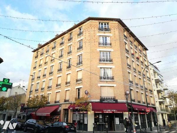 LA GARENNE COLOMBES - CENTRE VILLE -  RUE VOLTAIRE - STUDIO A RENOVER. 21 m² - 1er étage.