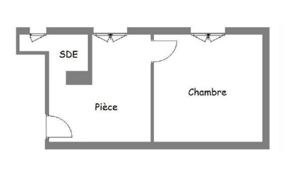 LA GARENNE COLOMBES - CENTRE VILLE -  RUE VOLTAIRE - STUDIO A RENOVER. 21 m² - 1er étage.