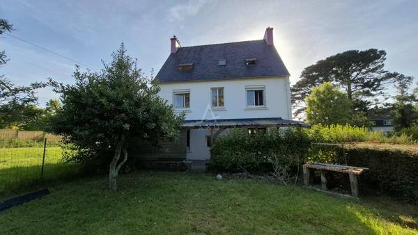 Grande maison à fort potentiel commercial et résidentiel  Emplacement PREMIUM à Morgat