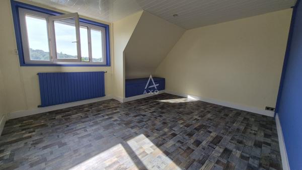 Grande maison à fort potentiel commercial et résidentiel  Emplacement PREMIUM à Morgat