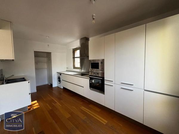 Appartement à louer 4 pièces 110m² Aix-en-Provence (13100)