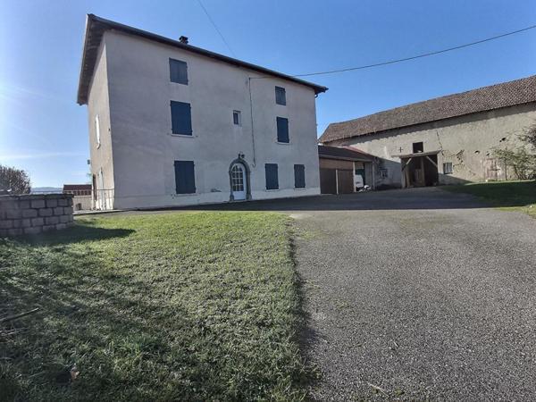 Ancienne ferme rénové de 1780 368m2 au total 180m2