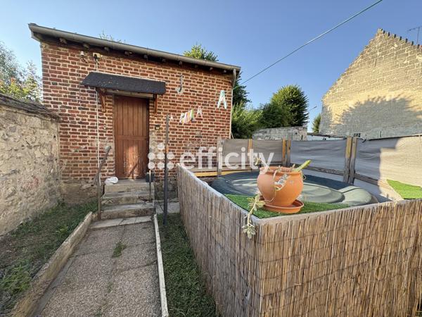 Maison
         5 pièces
        - 125 m² Exclusivité 183 000 € *