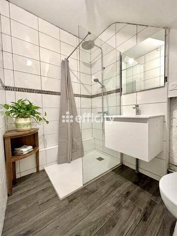 Maison
         5 pièces
        - 125 m² Exclusivité 183 000 € *