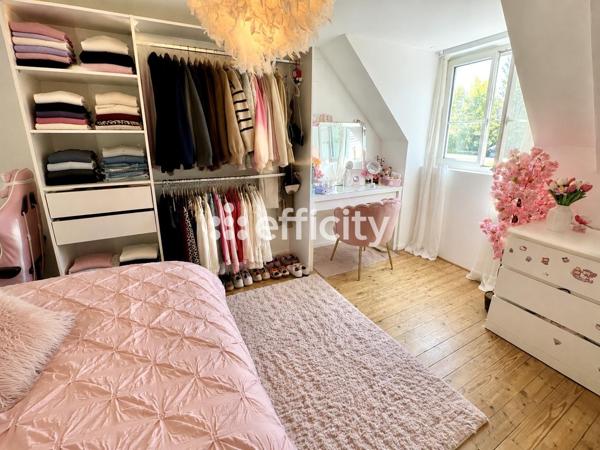 Maison
         5 pièces
        - 125 m² Exclusivité 183 000 € *