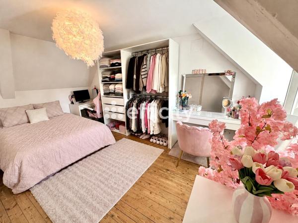 Maison
         5 pièces
        - 125 m² Exclusivité 183 000 € *