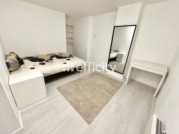 Maison
         5 pièces
        - 125 m² Exclusivité 183 000 € *