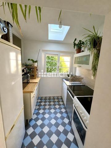 Maison
         5 pièces
        - 125 m² Exclusivité 183 000 € *